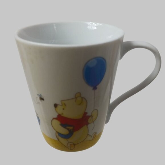 Winnie The Pooh coffee mug Mug With Balloon & Honey Pots isn't funny how a bear - Picture 1 of 8